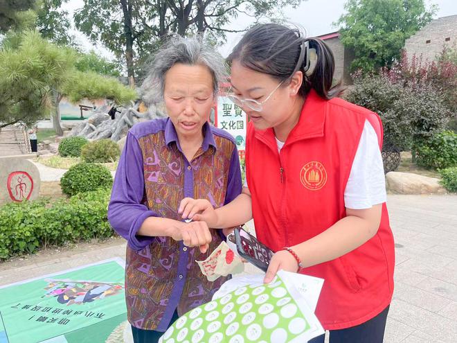 丢手绢游戏规则_小游戏丢手绢规则_规则游戏教案丢手绢